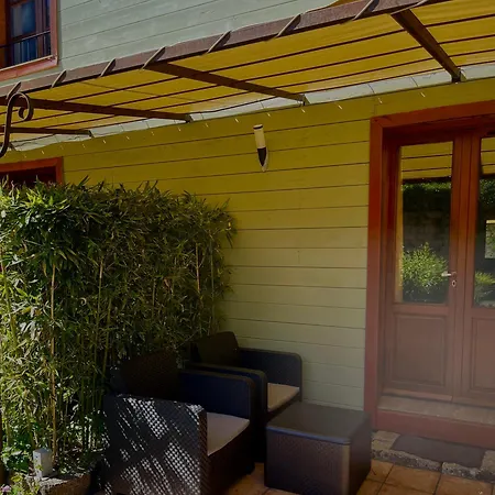 巴拉克努住宿加早餐酒店 4*